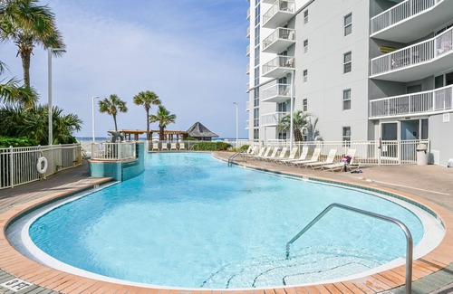 Destin Condo | Beachfront condo with gorgeous Gulf view, balcony, pools & hot tub