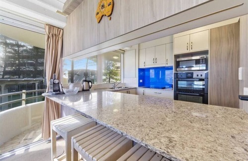 Surfers Paradise Apartment | Beachfront Escape Zenith - Ocean Views, Pool, Spa