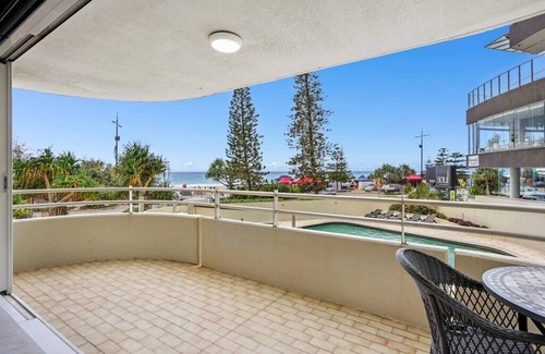 Surfers Paradise Apartment | Beachfront Escape Zenith - Ocean Views, Pool, Spa