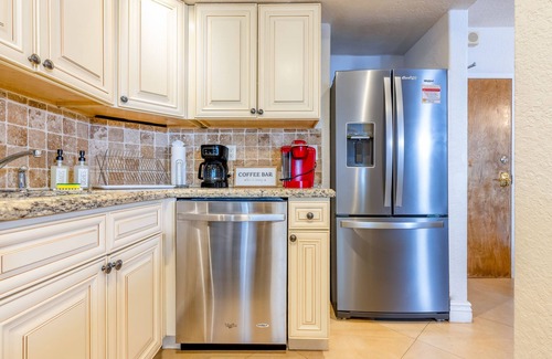 Galt Mile Apartment | Beachfront Escape Pool Stunning Beach Views