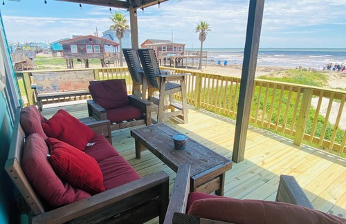 Surfside Beach House | Beachfront fun! - Amazing location with beach views, mid week discounts !