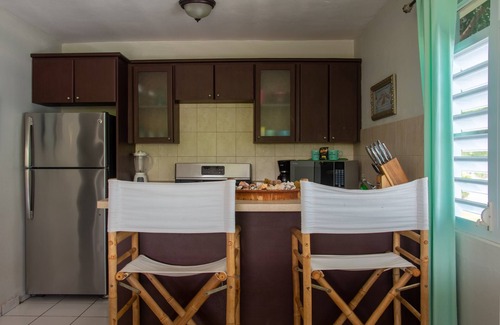 Playa House | Beachfront~Gazebo~Multi Family-Volleyball-BBQ Grill-Perfect for Groups~Retreats!