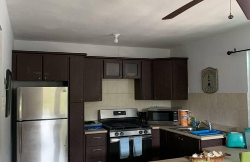 Playa House | Beachfront~Gazebo~Multi Family-Volleyball-BBQ Grill-Perfect for Groups~Retreats!