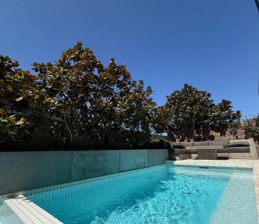 Torquay House | Beachfront Getaway