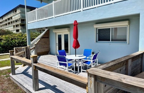 Crescent Beach Condo | Beachfront ground floor condo with deck and heated pooln