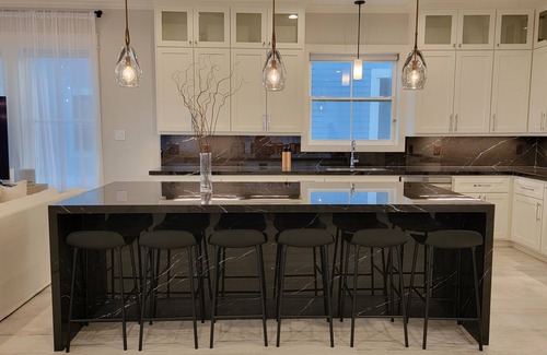 Galveston House | BEACHFRONT! HOT TUB! ELEVATOR! CUSTOM-BUILT! GATED COMMUNITY! BEACH, STEPS AWAY!