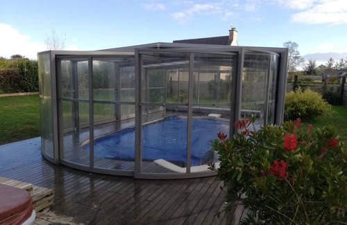 Lantic House | Beachfront house, heated pool, spa and sauna, 5 min from the beaches, 8 people