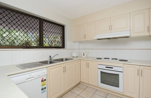 Mooloolaba Apartment | Beachfront Location -Ground Floor. Listen to the waves!