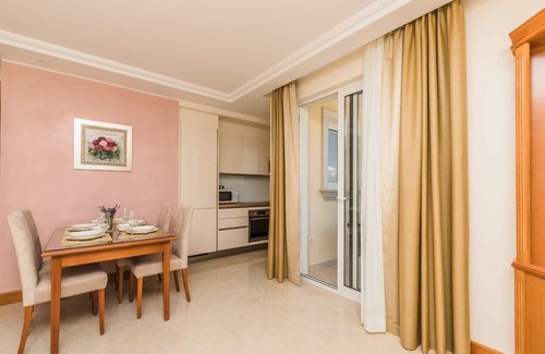 Vantacici Apartment | Beachfront luxury apartment Tunera 1* in a villa on Krk