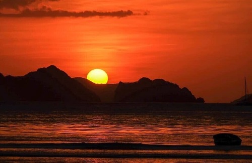 El Nido Villa | Beachfront Luxury Pool Villa with Sunset View