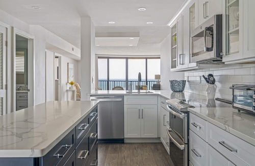 Bethany Beach Condo | Beachfront, Newly Renovated Edgewater Building Condo