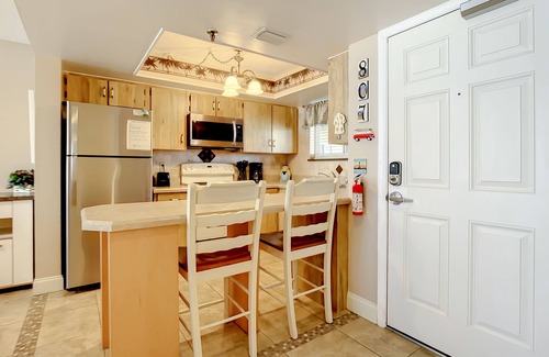 Horton Shores Condo | Beachfront Oceanview Unit - Pool & BBQ, Steps to Flagler