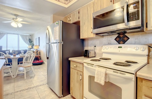 Horton Shores Condo | Beachfront Oceanview Unit - Pool & BBQ, Steps to Flagler