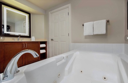 Central Beach Resort | Beachfront/oceanfront suite in beautiful resort with kitchen/2 Bedrooms
