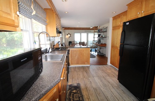 Campground Landing Cottage | Beachfront on Cape Cod Bay in Eastham! (1039)