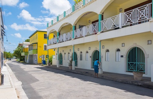 Douglas Condo | Beachfront penthouse, Speightstown, stunning West Coast, full AC, near amenities