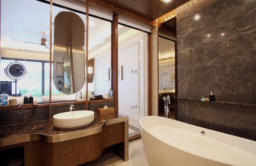 Cha-am Hotel | Beachfront Pool Suite Ground Floor