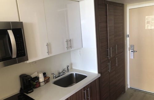 Sunny Isles Beach Hotel | Beachfront studio, Heated Pool, Beach, Sauna, Gym , Resort