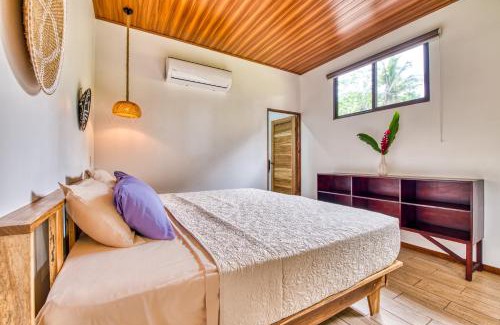 Cocles Apartment | Beachfront Studio - Direct Beach Access, Fast Wifi & AC