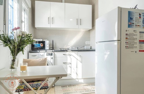 Playas del Palo Apartment | Beachfront studio, el Palo - TakeCareMalaga