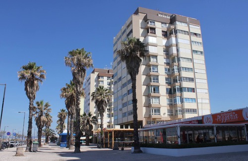 Costa de Caparica Apartment | Beachfront Sunset Apartment