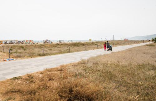 Castelldefels Apartment | Beachfront Sunny Apartment , Sea & Mountain View