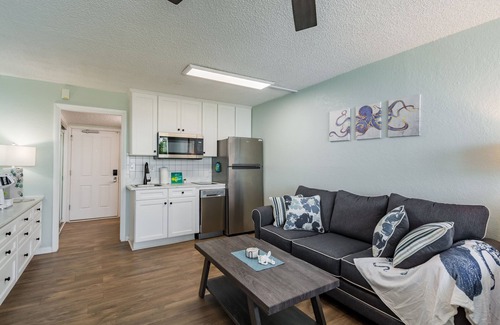 Treasure Island Condo | Beachfront Sunsets- Studio Unit with Kitchenette!