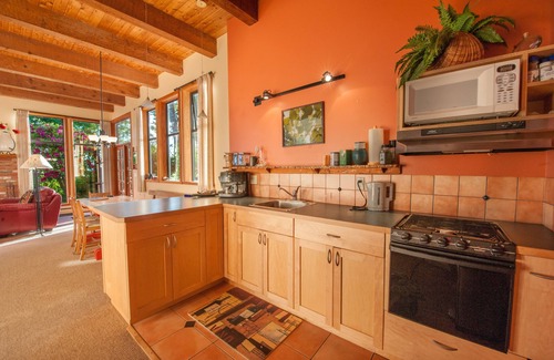 Tonquin Beach House | Beachfront Tofino- For Families!