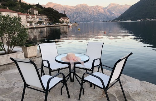 Perast Villa | Beachfront villa Perast