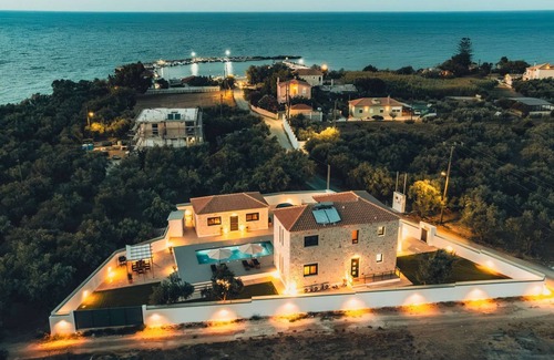 Psarou Villa | Beachfront Villa Volter