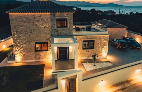 Psarou Villa | Beachfront Villa Volter