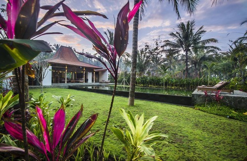 Melaya Villa | Beachfront Villas with Private Infinity Pool, ask us for the 2024 discount deal!