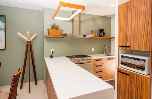 Puerto Juarez Apartment | BEACHFRONT w/Huge pool & private terrace l BBQ I Fast WiFi 2Br