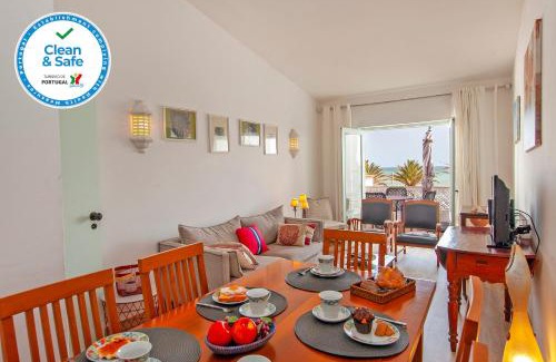 Praia da Luz Apartment | Beachline Apartment in Praia da Luz