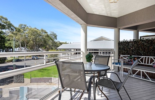 Torquay Apartment | Beachside 2-Bed Apartment with Secure Parking