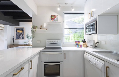 Sunshine Beach House | Beachside 2-Bed House with Pool, Courtyard & BBQ