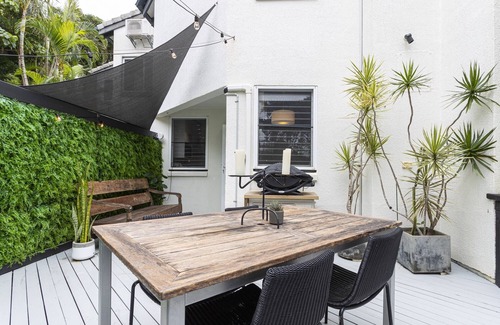 Sunshine Beach House | Beachside 2-Bed House with Pool, Courtyard & BBQ