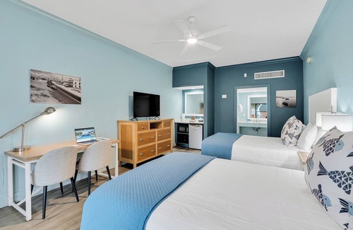Crystal Beach Hotel | Beachside Inn - Quaint and Comfortable Hotel - Dog Friendly!*