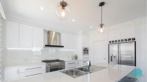 Caves Beach House | Beachside Oasis