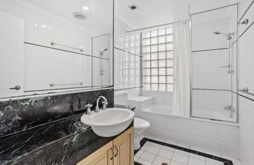 Miami Apartment | Beachside on Brakes