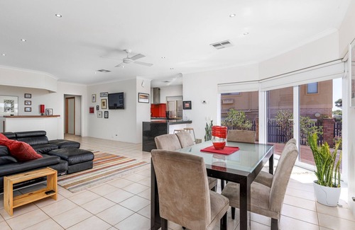 South Bunbury House | Beachside Retreat - Bunbury