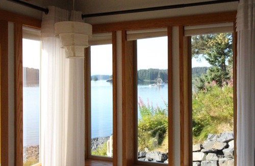 Kodiak House | Beachside Retreat-Oceanfront Home