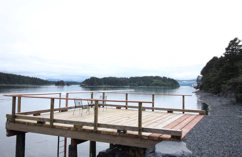 Kodiak House | Beachside Retreat-Oceanfront Home
