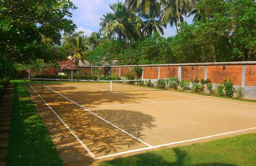 Wadduwa House | Beachside Villa, Private Chef and Driver, Pool, Tennis Court, Boule, 3 Bedrooms