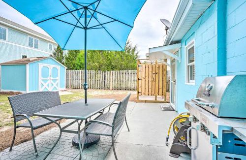 Isle of Palms House | Beachy Isle of Palms Home 1 Block to Coast!