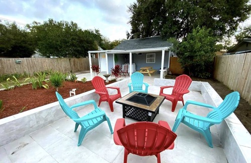 Disston Heights Cottage | Beachy St. Pete Cottage Retreat!