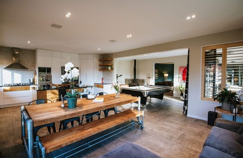 Wanaka Villa | Beacon Point Retreat Hosted by NZSIR Luxury Rental Homes