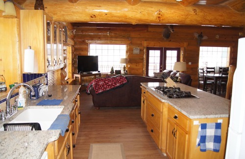 Island Park Cabin | Bean's Lodge, sleep 9, fully equip near WYellowstone, easy access to all spots
