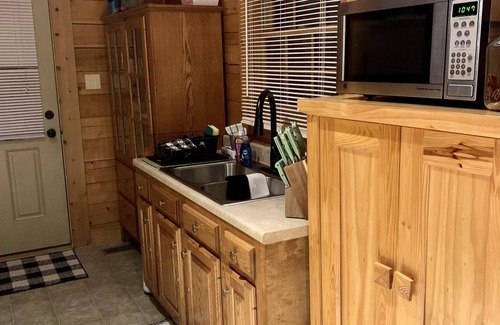 Pipestem Cabin | Bear Claw Cove #2 Pet Friendly/HotTub/Bicycles/Kayaks