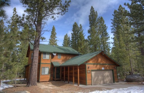 North Upper Truckee House | Bear Country 4 Bedroom Home by RedAwning